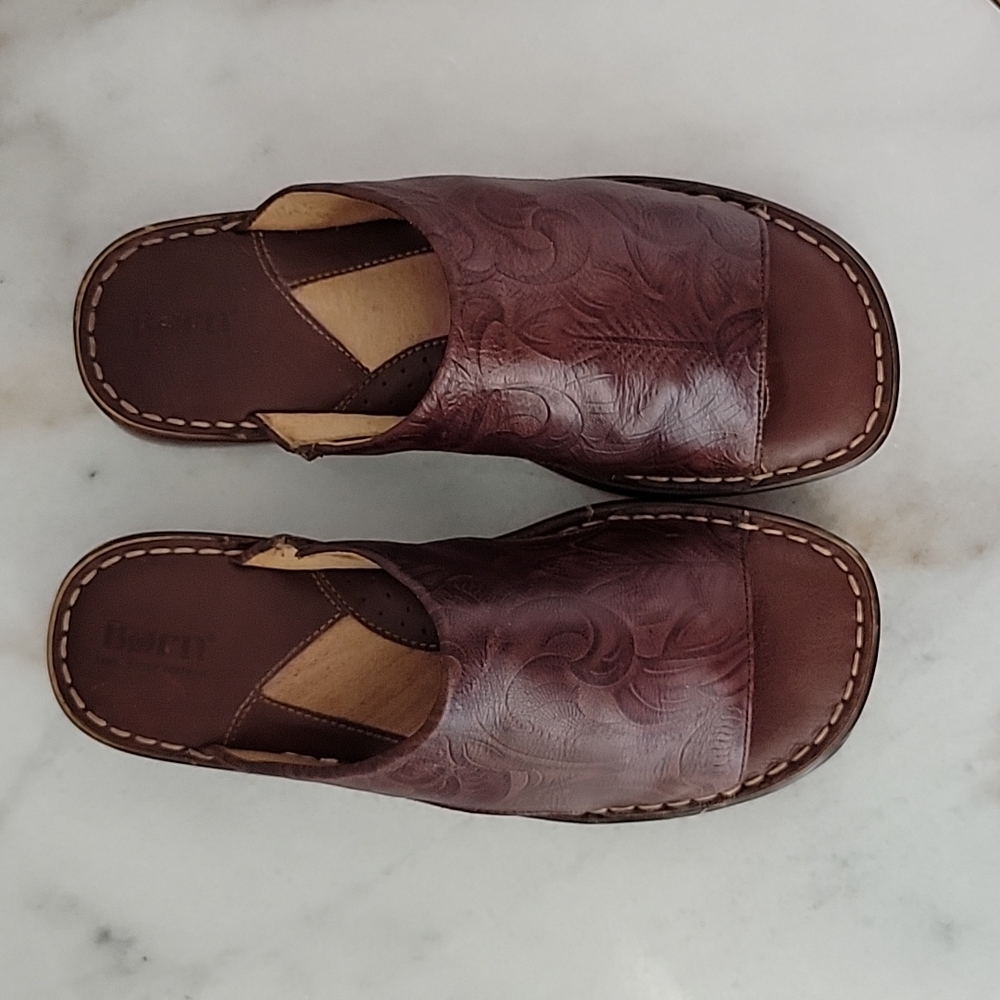 BORN womens leather sandals